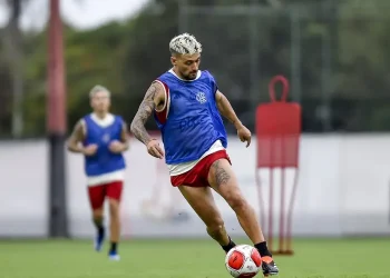 Flamengo inicia caminhada no Campeonato Carioca diante do Audax