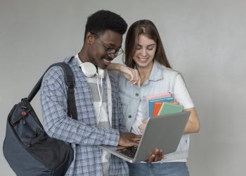 TRT-11 lança edital de processo seletivo de estágio com remuneração de R$ 1.035,44