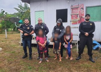 Mãe e crianças que viviam sob cárcere privado são resgatadas em Fonte Boa