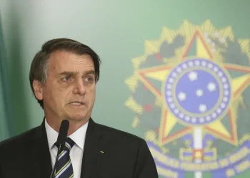 CGU conclui que certificado de vacinação de Bolsonaro contra Covid-19 é falso