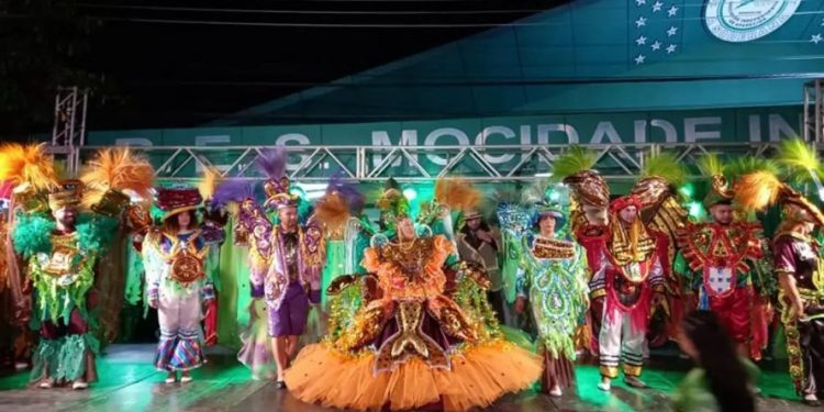 Mocidade de Aparecida realiza vendas de fantasias para o Carnaval 2024