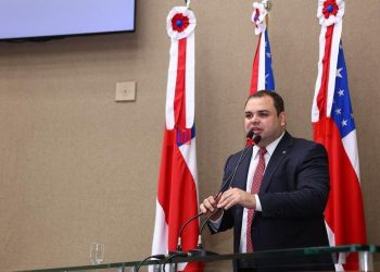 Roberto Cidade incentiva contratação de mães solo por meio de Projeto de Lei