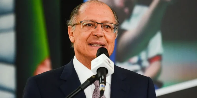 Alckmin diz que setor automotivo investirá R$ 100 bilhões até 2029