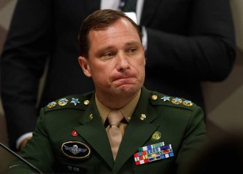 Advogado de Mauro Cid afirma que golpe não ocorreu ‘porque Exército não quis’