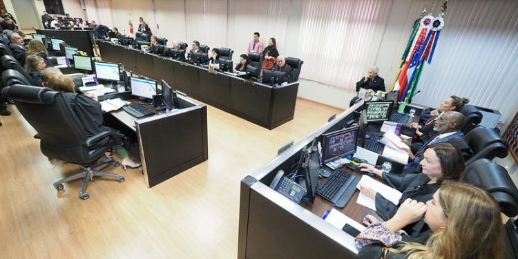 Pleno do TRT-11 aprova lista tríplice para cargo vago de desembargador