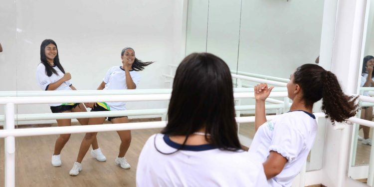 Escola do Teatro Bolshoi no Brasil abre seletiva para estudantes do Amazonas