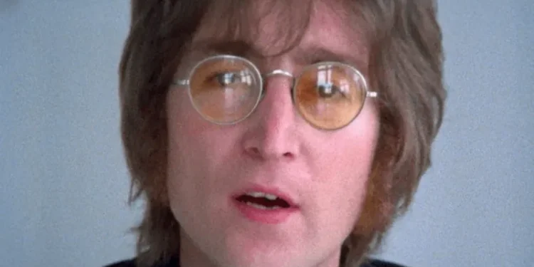 Bala da arma que matou John Lennon, dos Beatles, será leiloada na Inglaterra