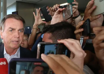 Moraes nega pedido de Bolsonaro para adiar depoimento à PF