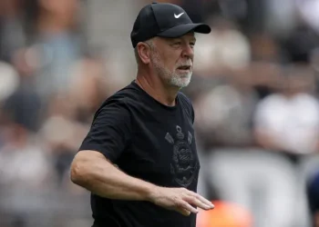 Mano Menezes é demitido do Corinthians