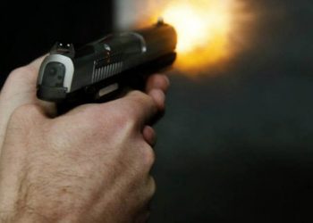 Em Manaus, CAC é morto pelos enteados com a própria arma após agredir esposa