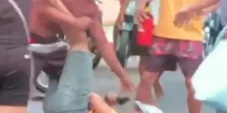VÍDEO: policial militar atira em homem após ser agredido em Manacapuru
