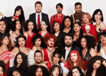 ‘Cabaré Chinelo – O Show’ lança álbum com trilha sonora do espetáculo no palco do Teatro Amazonas