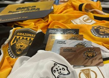 Amazonas FC conta com stand exclusivo para venda de produtos oficiais em shopping