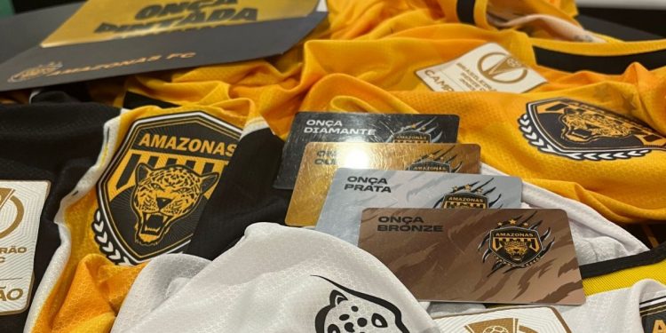 Amazonas FC conta com stand exclusivo para venda de produtos oficiais em shopping
