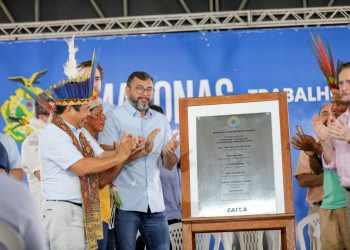 Terminais fluviais entregues a comunidades indígenas incentivam turismo no Amazonas