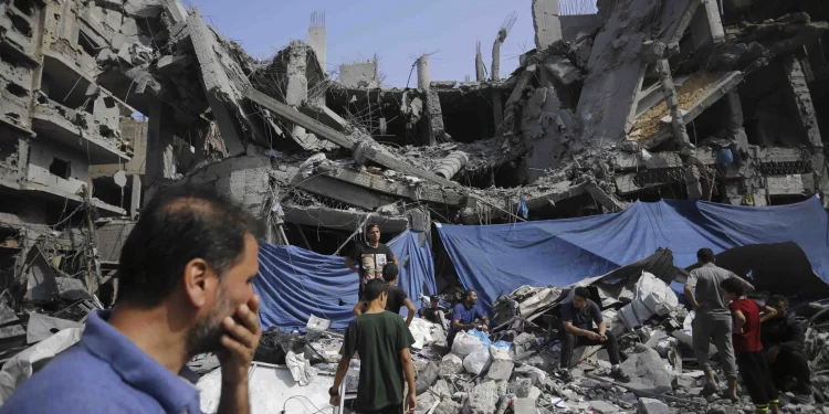 OMS alerta que crianças estão morrendo de fome no norte de Gaza