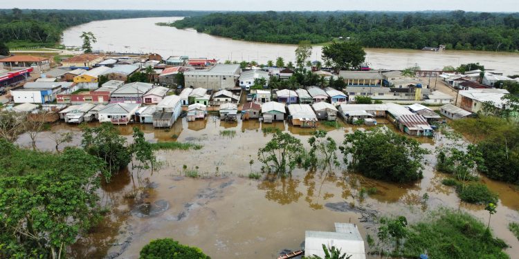 Envira decreta situação de emergência pela cheia dos rios e mais de 200 famílias são afetadas
