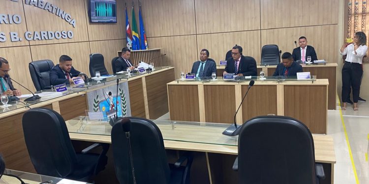 Câmara de Tabatinga recebe pedido cassação de vereador denunciado por agressão à ex-esposa