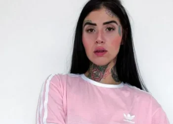 Empresária cria loja de ‘moda penitenciária’ e bomba entre esposas de presidiários