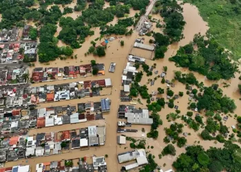 Comitiva do governo federal chega ao Acre, atingido por enchentes