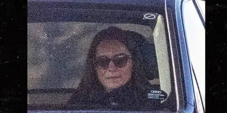 Kate Middleton reaparece após dois meses sem ser vista em público