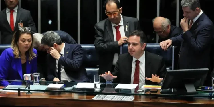 CCJ do Senado aprova ‘PEC das drogas’