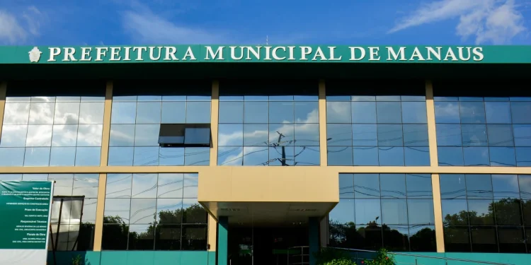 Secretários municipais deixam cargos para concorrer às eleições da capital amazonense