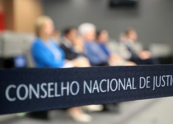 Juiz do AM recebe pena de ‘censura’ do CNJ por atraso em processo contra Adail Filho