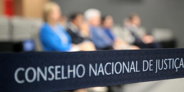 Juiz do AM recebe pena de ‘censura’ do CNJ por atraso em processo contra Adail Filho