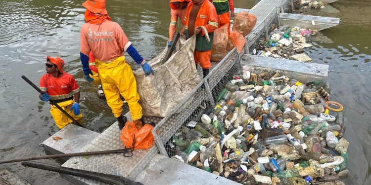 Entenda como ecobarreiras em igarapés de Manaus ajudam reduzir impactos ambientais