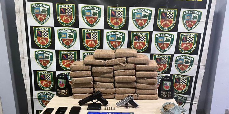 Trio é preso com 40 quilos de maconha no bairro Colônia Terra Nova