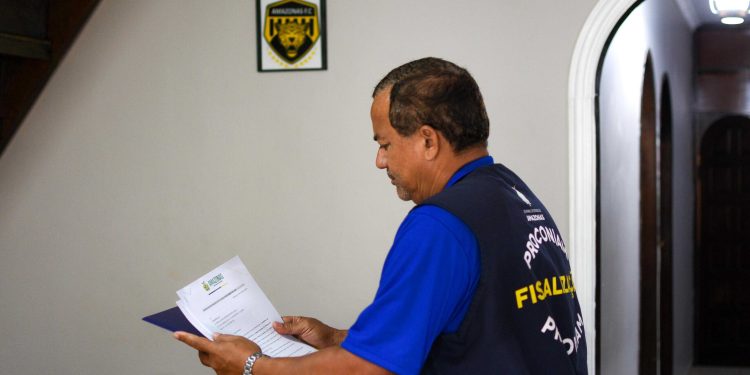Procon-AM e CDC notificam Amazonas FC por preços de ingresso do jogo contra o Flamengo