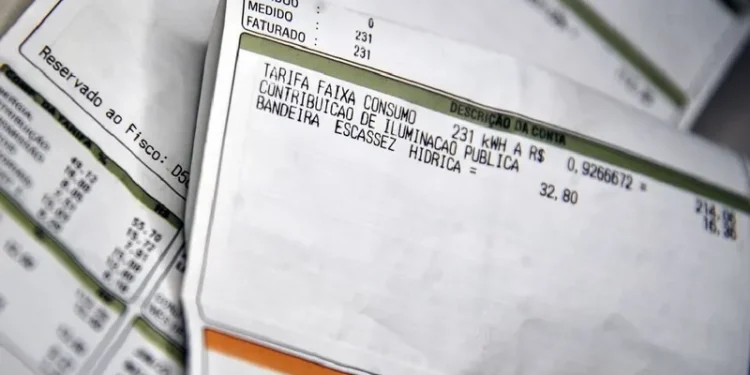 Lula assina MP que prevê redução de 3,5% a 5% na conta de luz