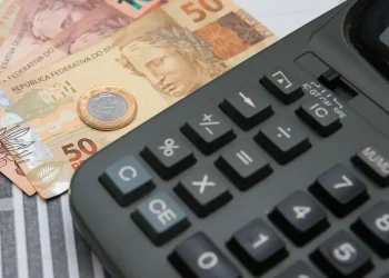 Atividade econômica avançou 0,4% em fevereiro