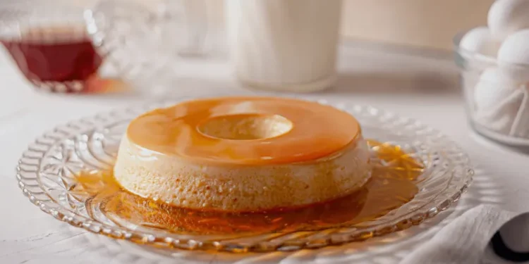 Guia do pudim de leite condensado perfeito (com ou sem furinhos!)