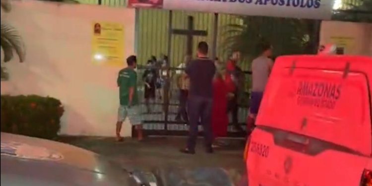 VÍDEO: Em missa de Páscoa, homem invade igreja, ameaça fiéis e acaba preso no Dom Pedro