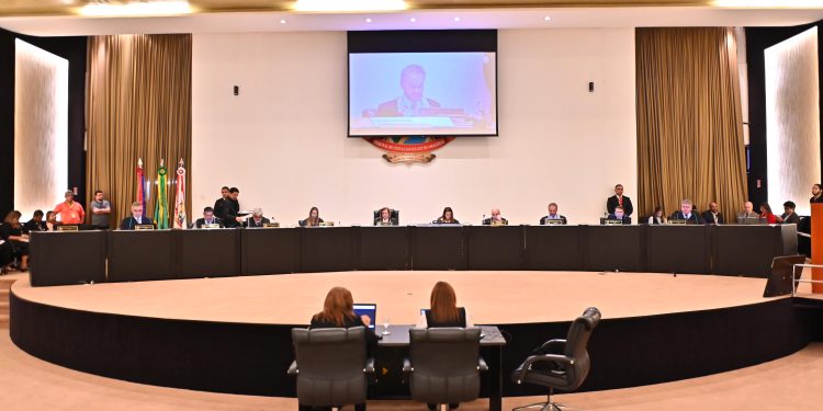 TCE-AM emite parecer prévio pela aprovação com ressalvas às contas de Wilson Lima