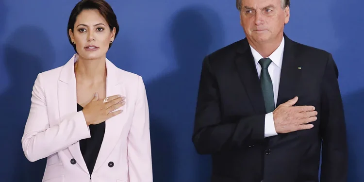 Bolsonaro e Michelle serão recebidos com mega recepção em Manaus