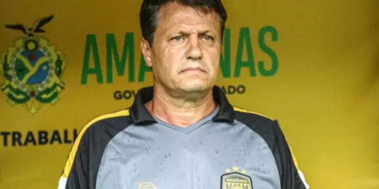 Adilson Batista deixa Amazonas FC e será diretor da base do Cruzeiro
