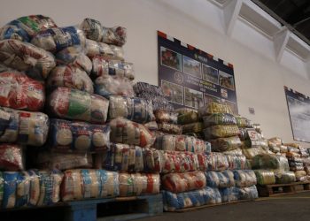 Governo do AM arrecada 115 toneladas de doações e realoca 60 amazonenses que estavam em áreas atingidas no RS