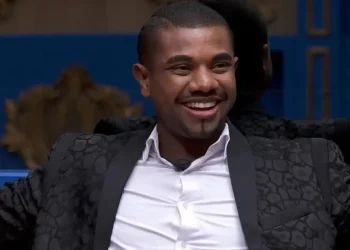 Davi é criticado por divulgar o próprio PIX ao arrecadar doações para o RS