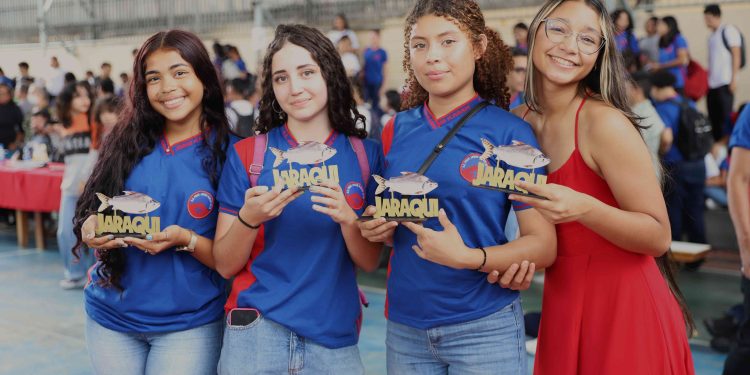 Prêmio Jaraqui: festival de curtas-metragens retrata cultura amazônica e revela talentos em escola estadual