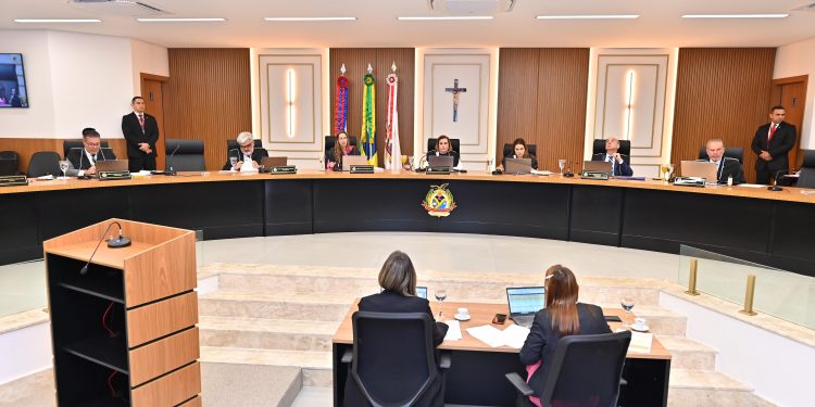 TCE-AM reprova contas e multa ex-gestor do Fundo de Educação de Manacapuru em R$ 32 mil