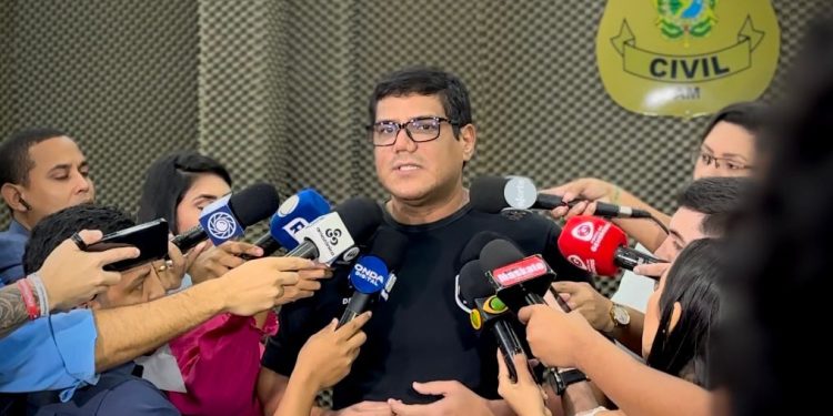 PC-AM prende homem que matou cunhado por não aceitar que vítima era homossexual