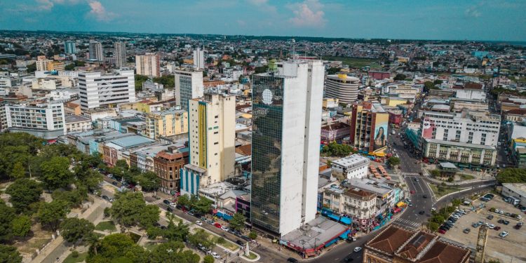 Governo publica edital do Amazonas Meu Lar para restauração do antigo prédio da Receita Federal