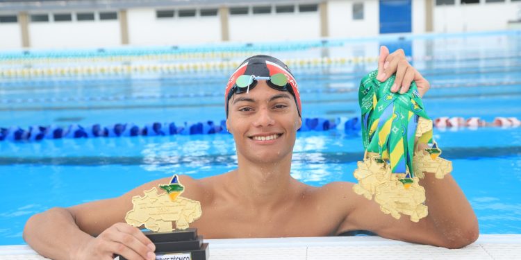 Amazonas nas Olimpíadas de Paris: Atleta de natação amazonense participa de Seletiva Olímpica no RJ