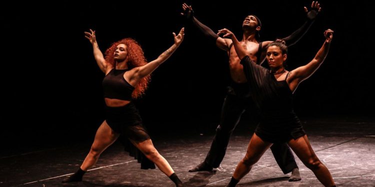 Teatro Amazonas recebe show, espetáculo de balé e concerto na programação desta semana