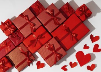 Pesquisa: 90% dos casais planejam comprar presente no Dia dos Namorados em Manaus