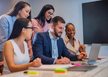 IEL abre 31 vagas para estágio com bolsas de até R$ 1,8 mil no AM; saiba como participar