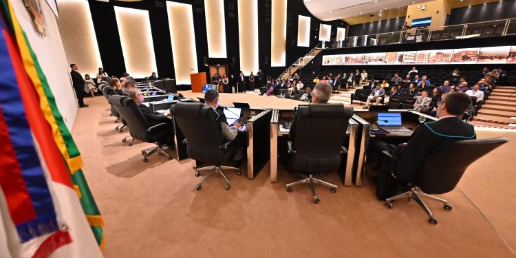 TCE-AM determina que prefeito de Novo Airão devolva R$ 4 milhões aos cofres públicos